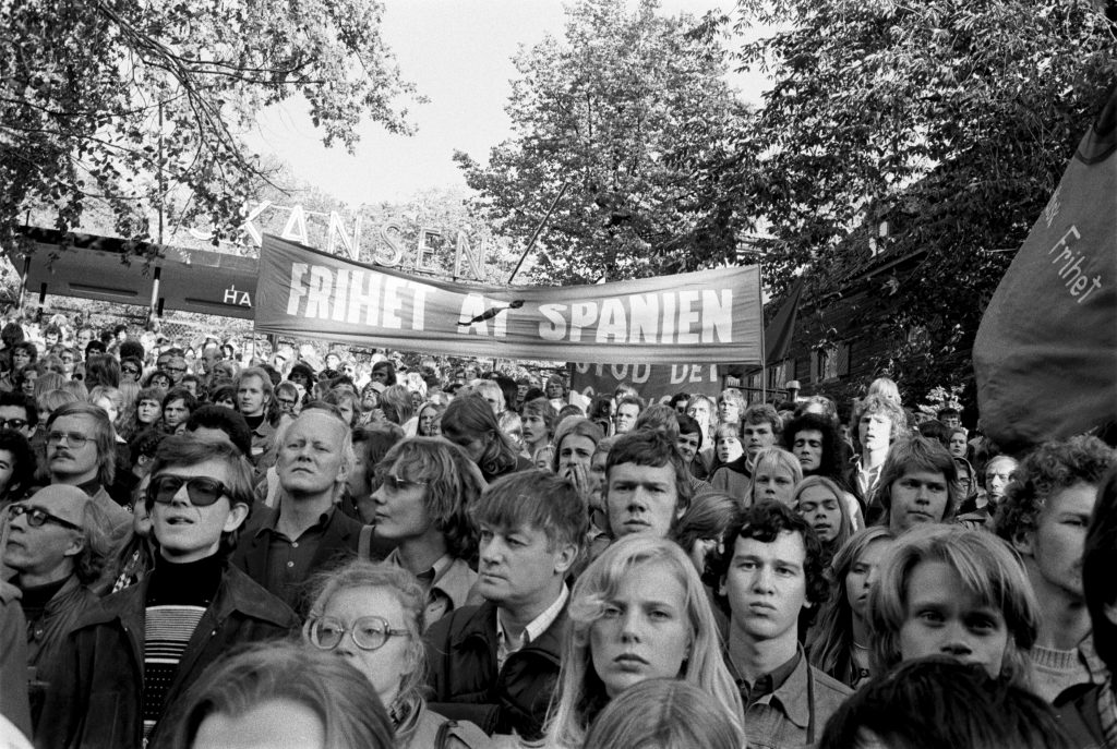 Antifascistisk Spaniendemonstration 27 september 1975. Samma morgon mördades fem motståndskämpar av Franco-diktaturen.