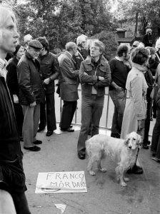 Antifascistisk Spaniendemonstration 27 september 1975. Samma morgon mördades fem motståndskämpar av Franco-diktaturen.